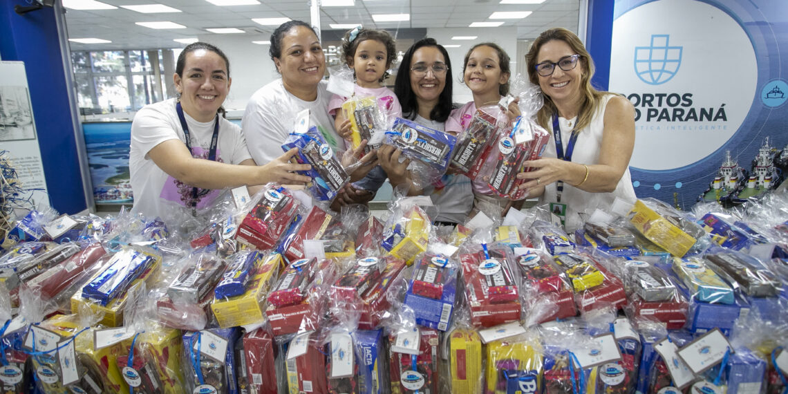 Portos do Paraná arrecada meia tonelada de chocolates em ação de Páscoa