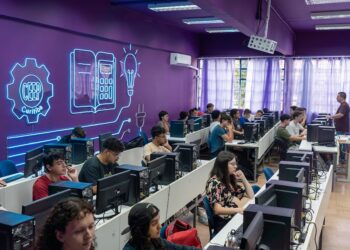 Cadastro para Carteira de Trabalho Digital começa nas escolas estaduais do Paraná