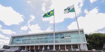 Paraná anuncia investimento de R$ 1,6 bilhão para valorização dos servidores públicos