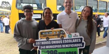 Pontal do Paraná recebe novo ônibus escolar e reforça transporte de estudantes