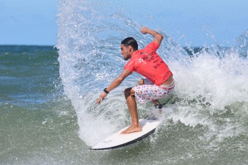 Atletas de Pontal do Paraná se destacam na 1ª etapa do Circuito Paranaense de Surf Amador