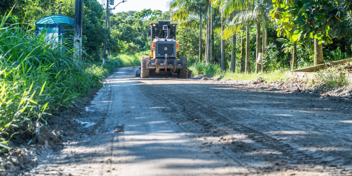Prefeitura realiza melhorias em via do Rio das Pedras para facilitar acesso de moradores em Alexandra