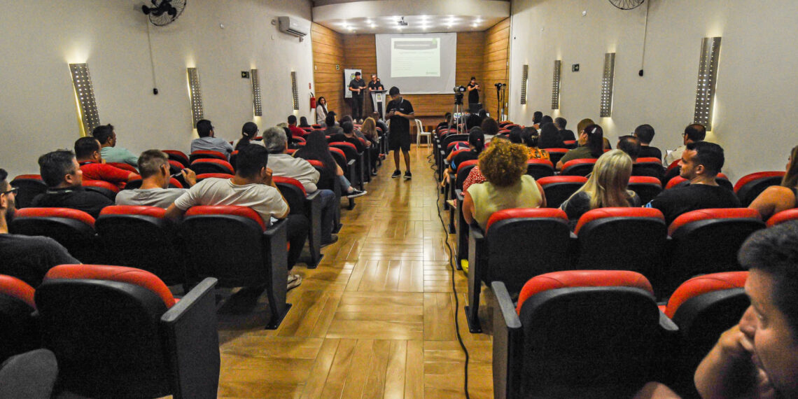 Prefeitura de Paranaguá realiza audiência pública para discutir LDO de 2027