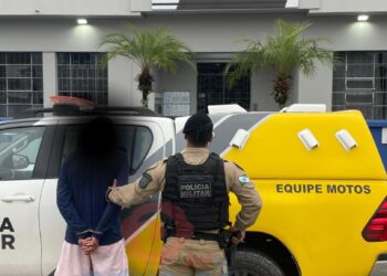 Suspeito com mandado por homicídio é preso pelo Grupamento de Motos em Paranaguá