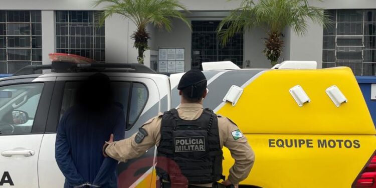 Suspeito com mandado por homicídio é preso pelo Grupamento de Motos em Paranaguá