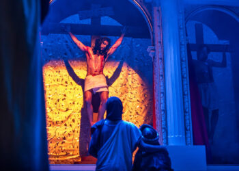 Paixão de Cristo Caiçara emociona público e resgata tradição cultural em Paranaguá