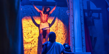 Paixão de Cristo Caiçara emociona público e resgata tradição cultural em Paranaguá