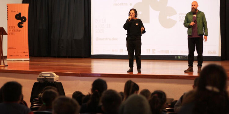 Paranaguá recebe oficina gratuita “Do Papel às Telas: Gestão Criativa no Audiovisual”