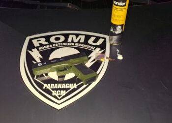 Operação Sossego flagra menores e apreende simulacro em tabacaria em Paranaguá