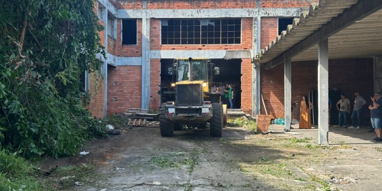 Imagens: Difusora FM 104.7