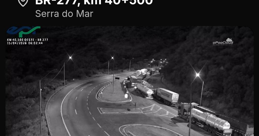 Colisão entre caminhões interdita BR-277 e deixa um morto em Morretes