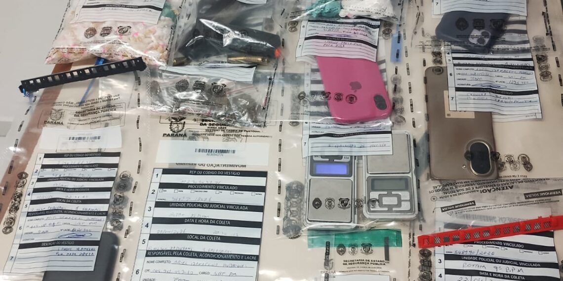 Cinco pessoas são detidas por tráfico de drogas e posse de arma na Ilha dos Valadares, em Paranaguá