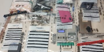 Cinco pessoas são detidas por tráfico de drogas e posse de arma na Ilha dos Valadares, em Paranaguá