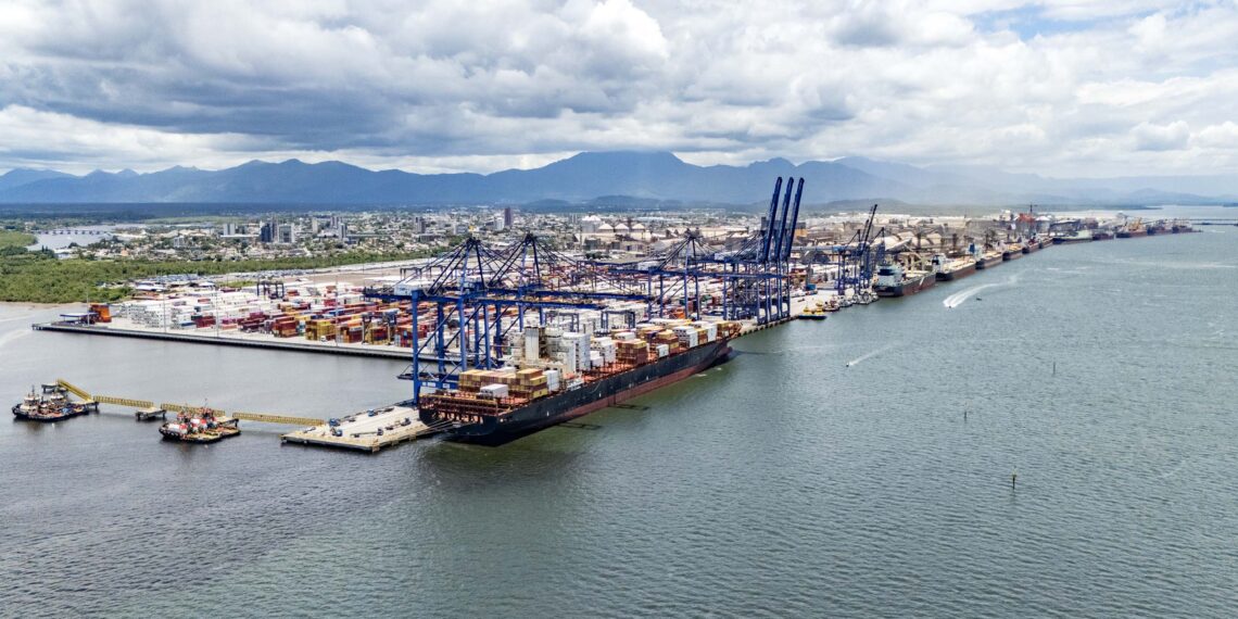 Foto: Claudio Neves/Portos do Paraná