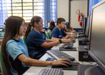 Prazo para cadastro na Carteira de Trabalho Digital termina nas escolas do Paraná
