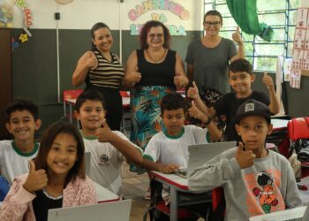 Morretes avança na educação com entrega de chromebooks para alunos da rede municipal