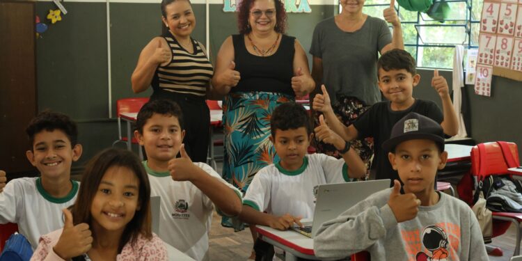 Morretes avança na educação com entrega de chromebooks para alunos da rede municipal