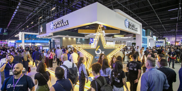 Ministro visita estande da Portos do Paraná na Intermodal e destaca protagonismo no setor logístico