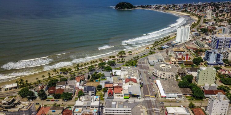 Guaratuba celebra 255 anos com shows nacionais gratuitos