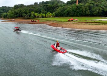 BOMBEIROS DO PARANÁ RECEBEM MOTOAQUÁTICAS INÉDITAS PARA RESGATES EM CENÁRIOS EXTREMOS