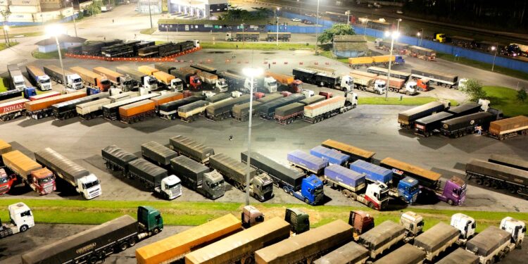 Foto: Claudio Neves / GCOM Portos do Paraná