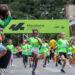 MARATONINHA REÚNE CENTENAS DE CRIANÇAS EM GUARATUBA E PONTE É FECHADA PARA MARATONA
