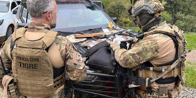 Com alvo no litoral, PCPR cumpre mandados contra grupo investigado por caça ilegal e tráfico de armas