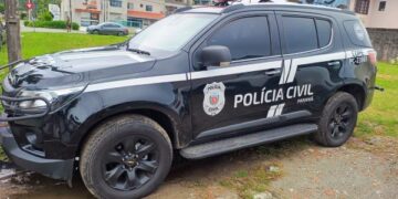 Mulher é presa por participação em sequestro e extorsão contra idosa em Matinhos