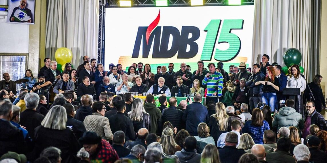 MDB oficializa pré-candidatura de Rafael Greca ao Governo do Paraná