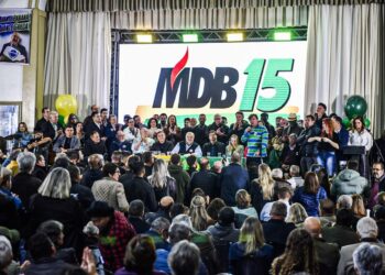 MDB oficializa pré-candidatura de Rafael Greca ao Governo do Paraná