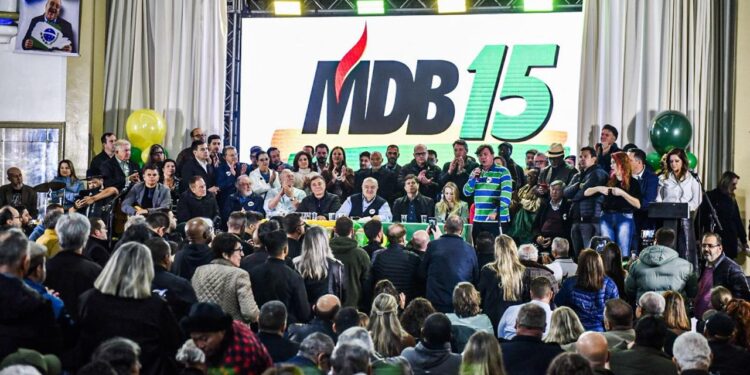 MDB oficializa pré-candidatura de Rafael Greca ao Governo do Paraná