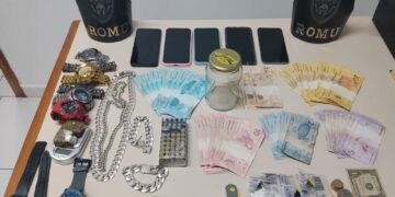 Homem é preso por tráfico de drogas e com mais de 30 munições na Ilha dos Valadares