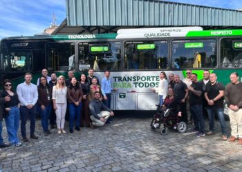 Paranaguá apresenta novo modelo de ônibus do transporte coletivo