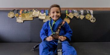 Noah, de 5 anos, coleciona títulos no jiu-jítsu e leva o nome de Paranaguá ao cenário internacional