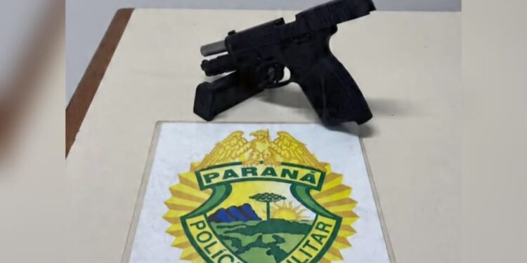 Homem é preso após disparo de arma de fogo dentro de casa e ameaça durante discussão em Paranaguá