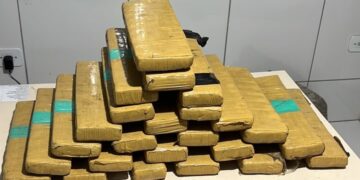 Homem é preso com mais de 18 quilos de maconha após tentar fugir da Polícia Militar em Antonina