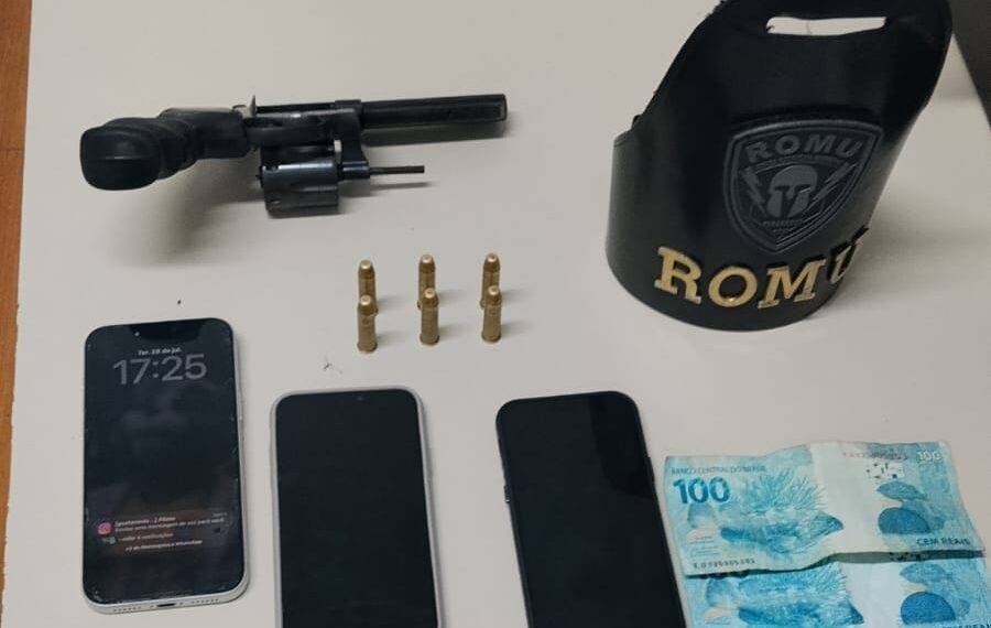 ROMU apreende revólver carregado em abordagem a veículo em ponto conhecido pelo tráfico em Paranaguá