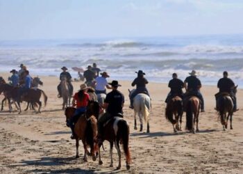 Cavalgada integra os Jogos de Aventura e Natureza em Pontal do Paraná