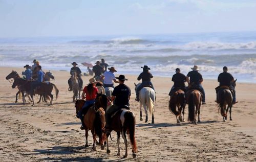 Cavalgada integra os Jogos de Aventura e Natureza em Pontal do Paraná