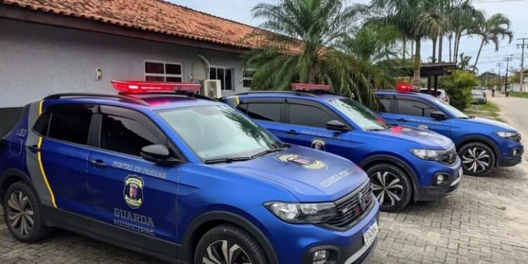 Mulher é presa após agredir comerciante idosa e ser flagrada dirigindo embriagada em Pontal do Sul