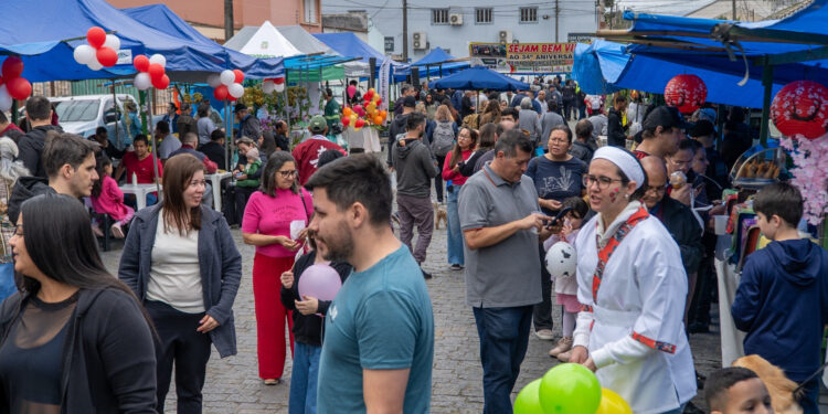 Tradição, produtos fresquinhos e encontro de amigos marcam 35 anos da Feira do Agricultor em Paranaguá