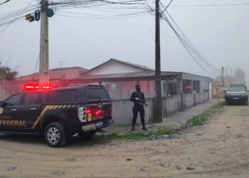 Com alvo no litoral, PF deflagra Operação Trama de Aço contra tráfico internacional de armas
