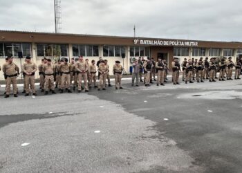9º Batalhão da PMPR celebra 172 anos da Polícia Militar com homenagem a policiais em Paranaguá