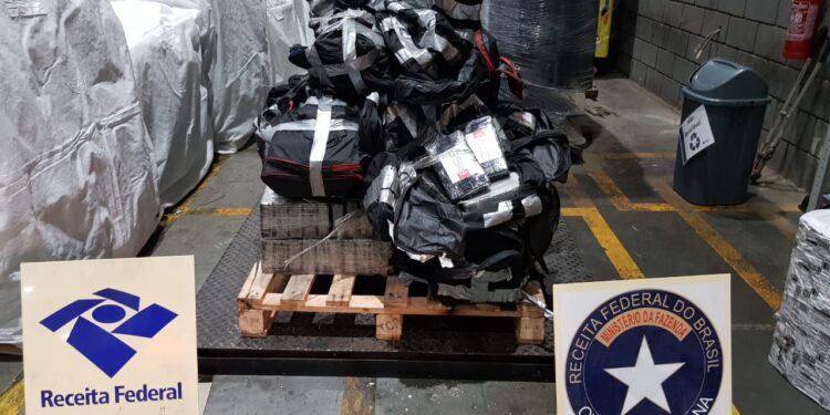 PF deflagra operação contra rede internacional ligada ao envio de 4,6 toneladas de cocaína para a Europa