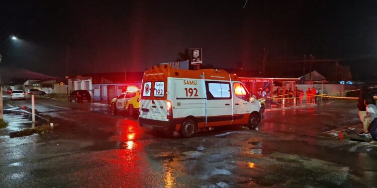 Homem é morto a tiros e outro fica gravemente ferido durante a madrugada em Paranaguá