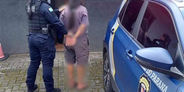 Mulher é detida após ameaças e tentativas de retirar objetos de UBS em Pontal do Paraná