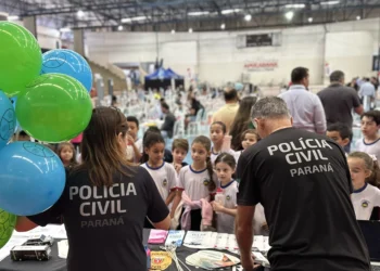 PCPR na Comunidade leva serviços de polícia judiciária às ilhas de Guaraqueçaba
