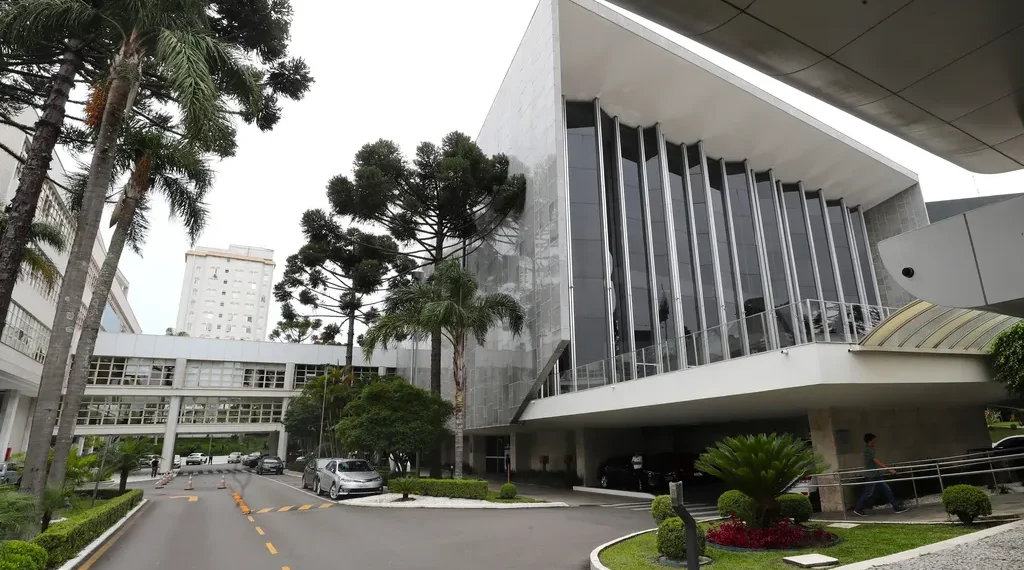PF investiga suspeita de irregularidade envolvendo deputado estadual e saque de R$ 300 mil