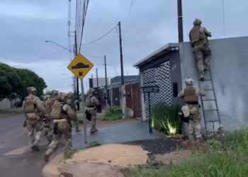 Com alvo no litoral, PCPR cumpre mandados contra organização com líderes da Inglaterra