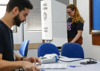 Eleitor que faltou ao primeiro turno pode votar no segundo em todo Brasil